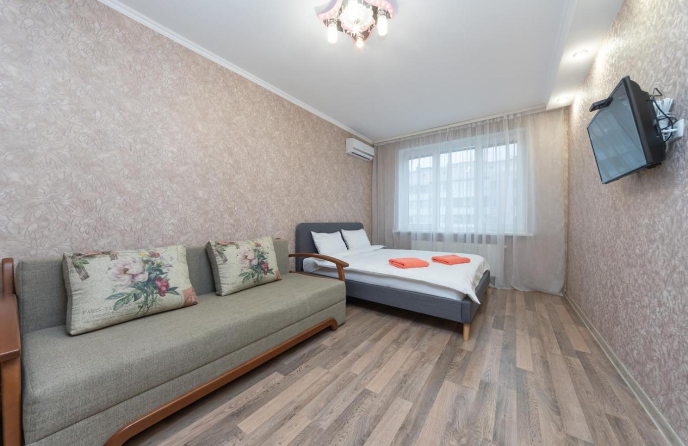 קייב Apartments Near Poznyaki Station מראה חיצוני תמונה